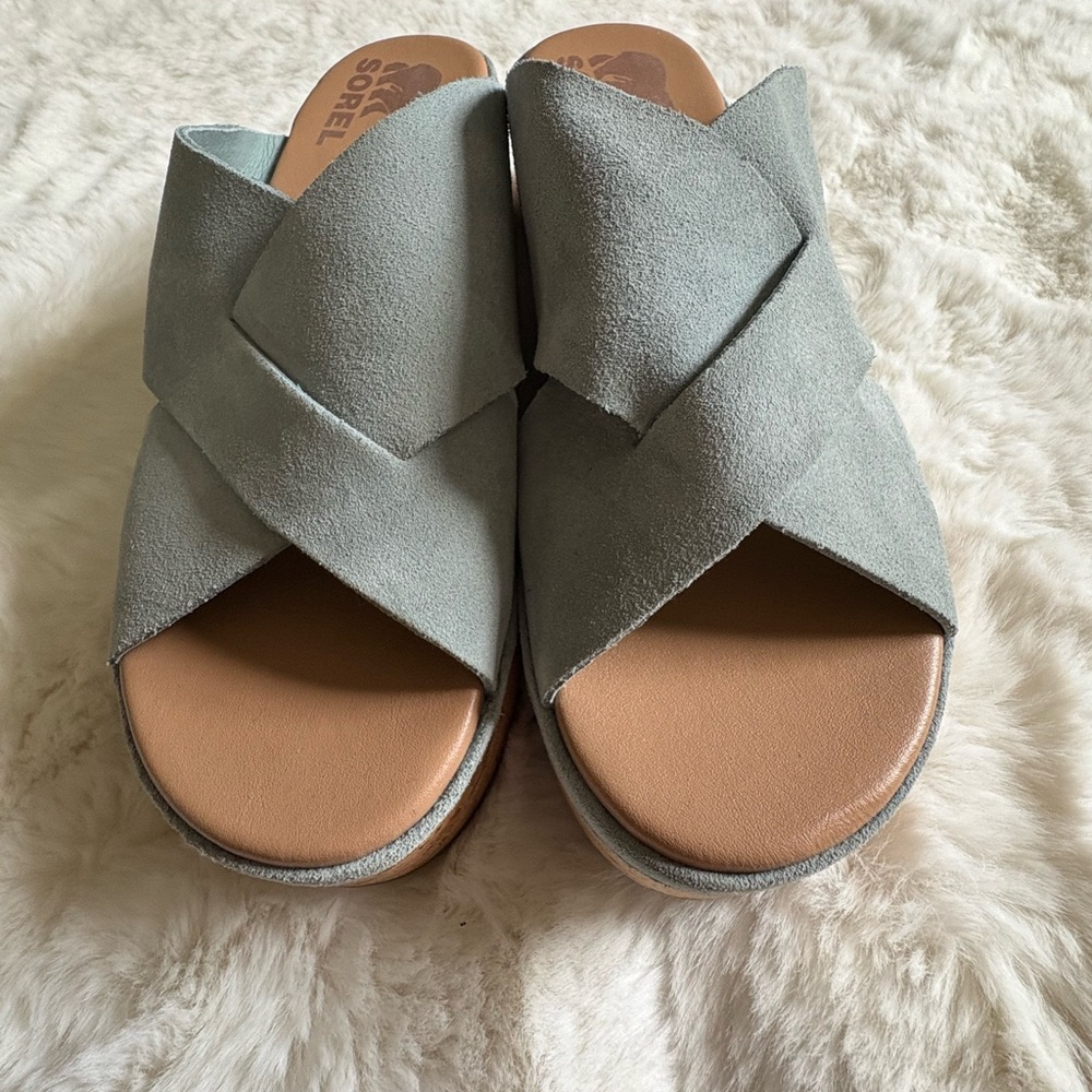 Sorel Women's Light Gray Suede Mules